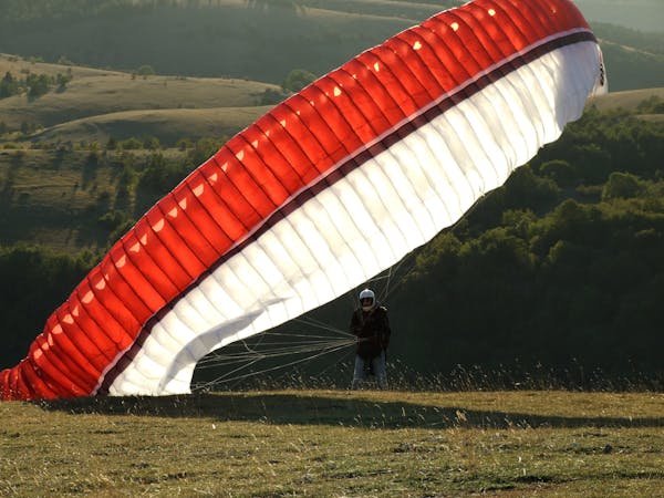Découvrez les stages de parapente inoubliables à Annecy